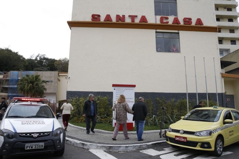 Com dívidas, santas casas pedem socorro para continuar abertas