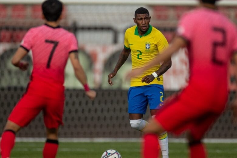 Brasil: Daniel Alves é cortado por lesão; Emerson, ex-Atlético, é chamado Brasil: Daniel Alves é cortado por lesão; Emerson, ex-Atlético, é chamado
