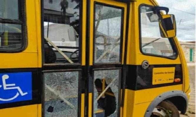 depredação micro-ônibus