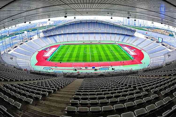 Palco da final da Liga dos Campeões será definido nesta segunda-feira