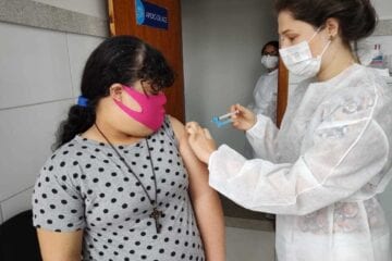 Vacinação contra Influenza continua na próxima segunda-feira no sistema drive-thru