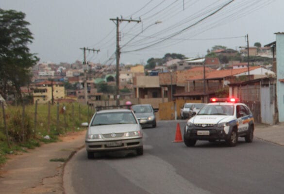 mulher-e-assaltada-e-o-carro-roubado-no-distrito-industrial-em-itabira