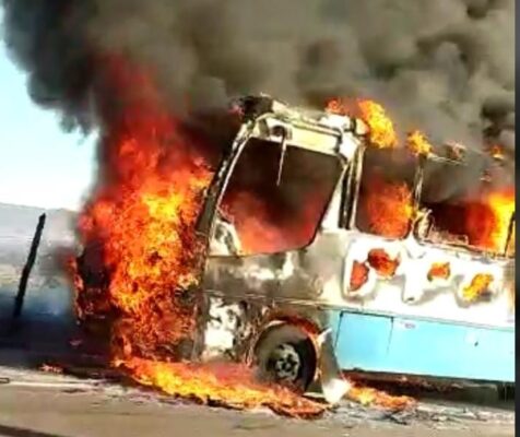 incendio-em-onibus-mobiliza-bombeiros-no-ribeira-de-baixo-em-itabira