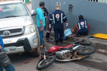 Motociclista é surpreendido por caminhonete na contramão