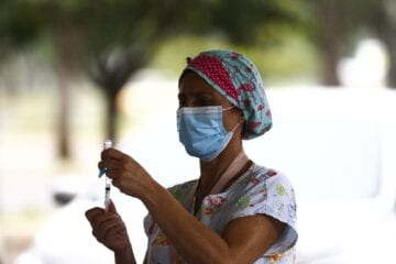 Covid: Monlevade aplica a segunda dose em idosos com 60 anos ou mais nesta quarta