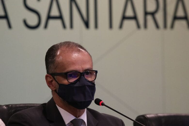 Presidente da Anvisa apela à população que tome segunda dose da vacina
