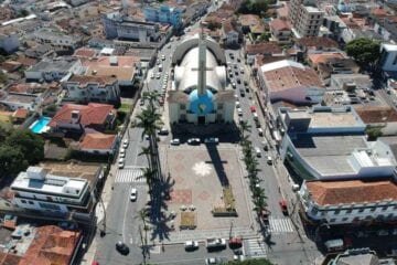 Técnica de enfermagem é detida após fingir aplicar vacina