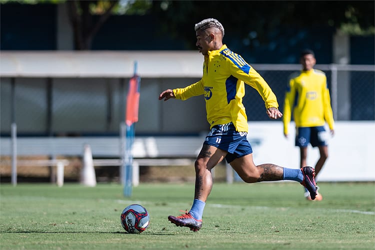 Cruzeiro enfrenta Ponte Preta e busca vitória para sair do Z4 da Série B