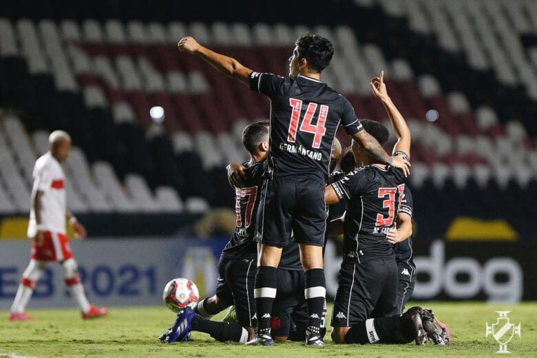 Próximo rival do Cruzeiro, Vasco goleia CRB na Série B; veja os gols