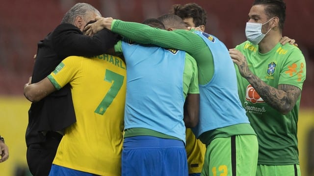 Seleção Brasileira vence o Equador com gols de Richarlison e Neymar