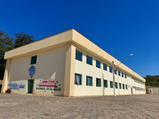 São Gonçalo do Rio Abaixo faz pesquisa para formação e qualificação de educadores
