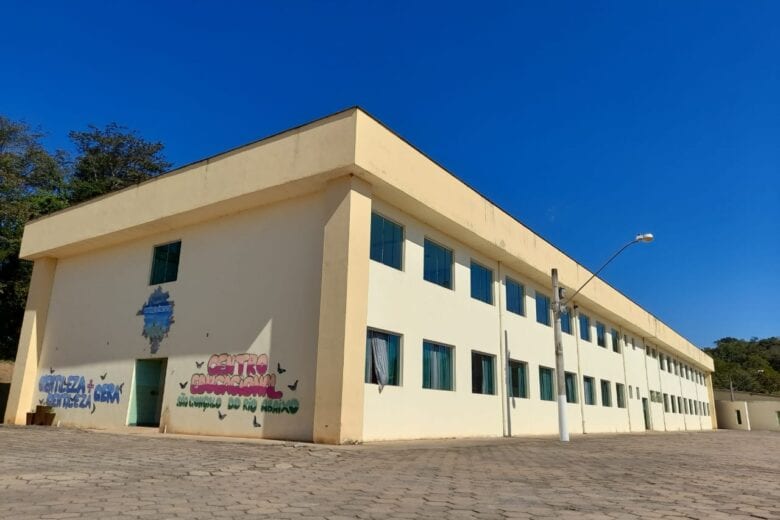 São Gonçalo do Rio Abaixo faz pesquisa para formação e qualificação de educadores