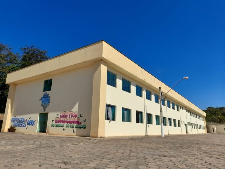 São Gonçalo do Rio Abaixo faz pesquisa para formação e qualificação de educadores
