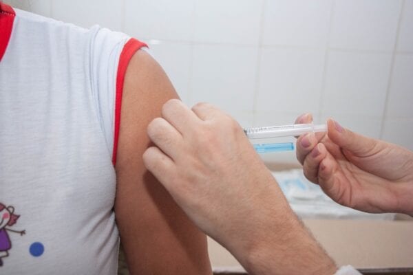 Covid: Monlevade aplica a segunda dose em idosos com 60 anos ou mais nesta quarta