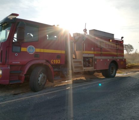 bombeiros-combatem-incendio-em-carreta-na-rodovia-mg-164