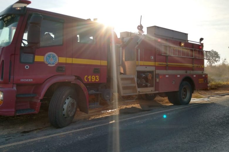 Homem morre após acidente entre carro e ônibus na BR-262