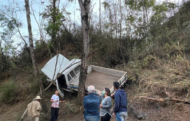 idoso-fica-ferido-apos-acidente-na-estrada-cento-e-cinco-em-itabira