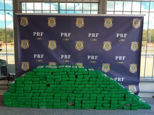 homem-que-viajava-com-a-familia-e-preso-transportando-170-kg-de-maconha