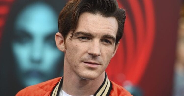 Drake Bell se declara culpado de acusação de crime contra menor de idade