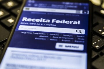 Fim da obrigatoriedade de declarar ações no IR exige atenção