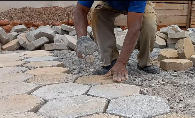 Velório, calçamento do bairro Sion, Unidade de Saúde do Planalto; confira como estão as obras em Monlevade