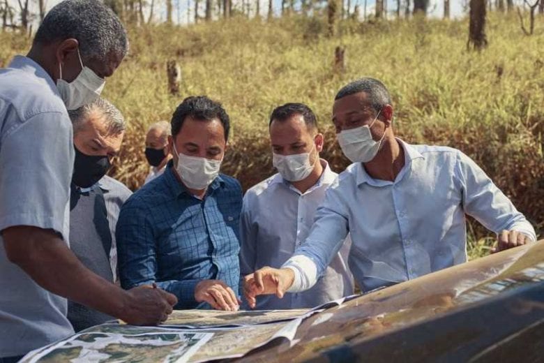 Prefeito e equipe do estado visitam terreno para construção de Centro Socioeducativo em Itabira