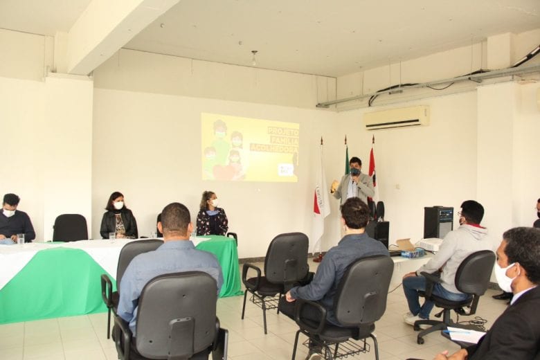Prefeitura de Nova Era lança programa “Família Acolhedora”