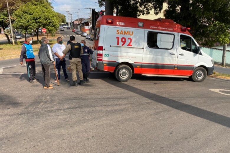 Agora: homem tem suspeita de perna fraturada após acidente em Itabira
