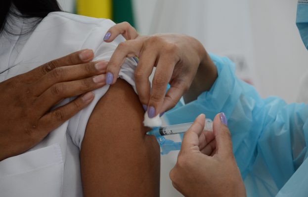 Não tomou a vacina? Monlevade aplica primeira dose em adultos que se cadastraram para repescagem