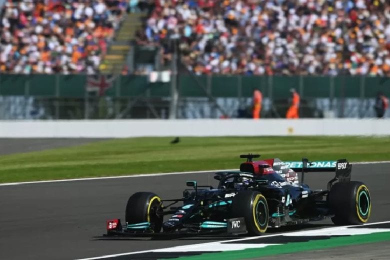 F1: Max Verstappen bate forte depois de toque de Hamilton; veja o vídeo