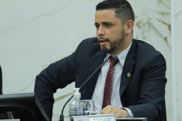 "Solicitamos que o Legislativo seja respeitado pelo Executivo", cobra Vetão