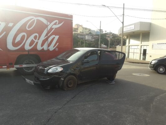 mulher-e-socorrida-pelo-samu-apos-acidente-no-bairro-gabiroba