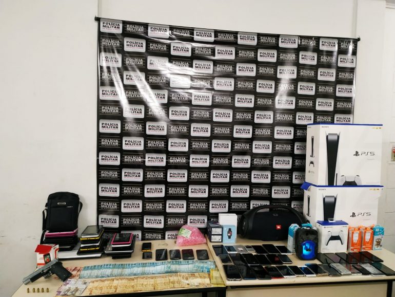 Polícia Militar prende quatro suspeitos de roubarem loja em Monlevade