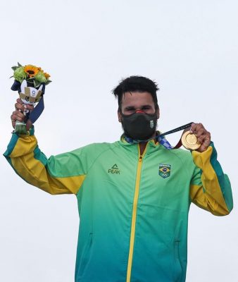 Ítalo Ferreira conquista medalha de ouro