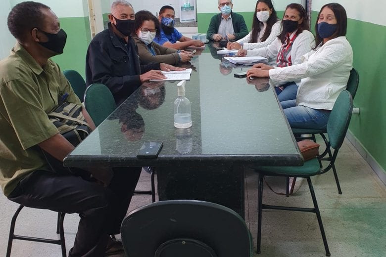 Dr. Laércio e Movimento Moradia Popular se reúnem com direção da escola Cicinha Moura