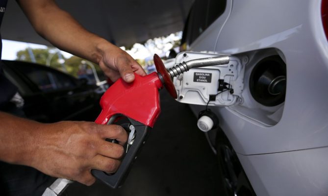 Petrobras anuncia novo reajuste no preço da gasolina