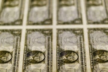 Dólar sobe para R$ 5,22 com indefinição sobre ICMS de energia