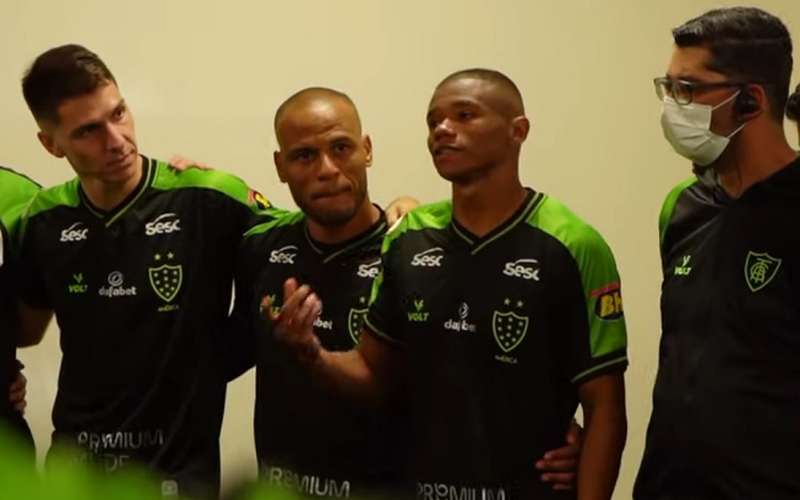 Juninho dedica vitória do América à Mancini: ‘Faz tudo para estarmos leve’
