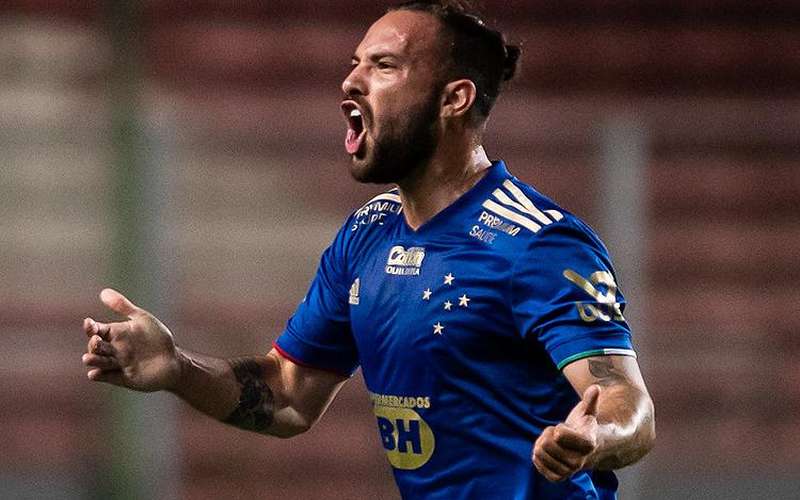 Giovanni arranca elogios de Luxemburgo no Cruzeiro: ‘Faz o time jogar’ Giovanni arranca elogios de Luxemburgo no Cruzeiro: ‘Faz o time jogar’