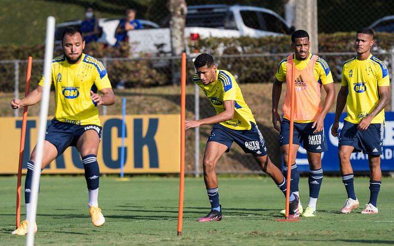 Com baixas, Cruzeiro divulga relacionados para enfrentar o Sampaio Corrêa Com baixas, Cruzeiro divulga relacionados para enfrentar o Sampaio Corrêa