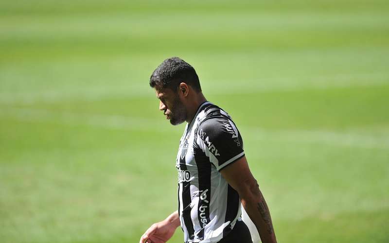 Tite e Sampaio elogiam Hulk e explicam ausência na Seleção: ‘Concorrência’ Tite e Sampaio elogiam Hulk e explicam ausência na Seleção: ‘Concorrência’