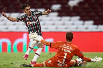 Lesão muscular tira Gabriel Teixeira de decisão do Fluminense na Liberta