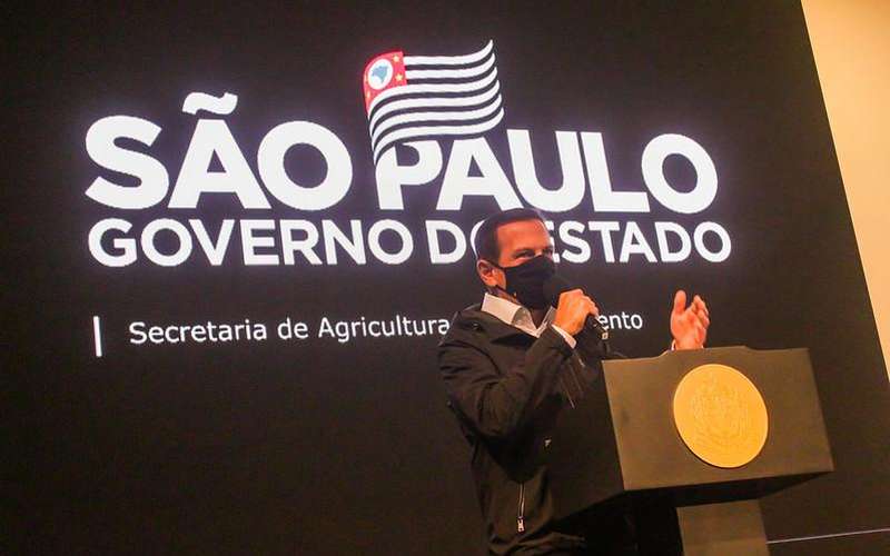 Doria diz que vai liberar público em estádios de SP em novembro