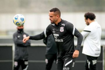 Renato Augusto exalta projeto do Corinthians e nega oferta do Flamengo