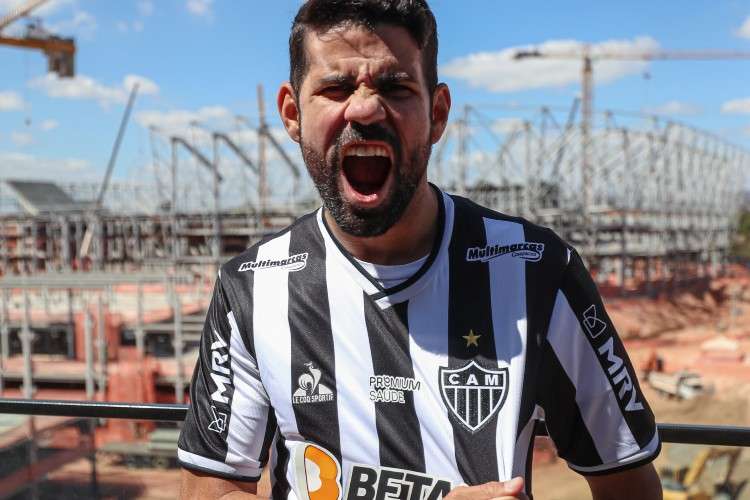 Apresentado, Diego Costa elogia torcida do Atlético: “fiquei impressionado”