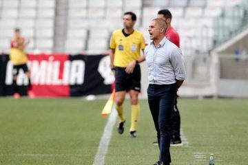 ‘Novo Corinthians’ de Sylvinho tem aposta na base e reciclagem de Jô