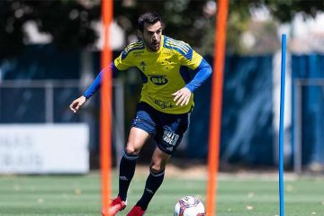 Cáceres faz treino físico e fica perto de voltar a jogar pelo Cruzeiro