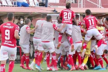 Vila Nova vence em casa, se recupera e tira o Avaí do G 4 da Série B