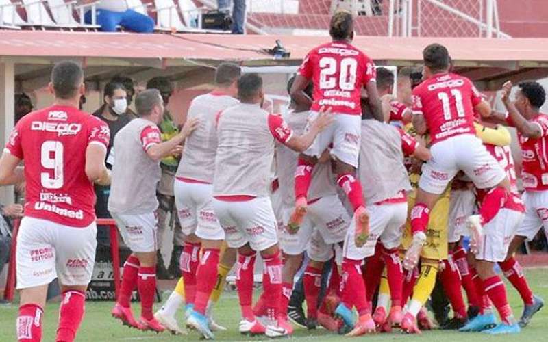 Vila Nova vence em casa, se recupera e tira o Avaí do G 4 da Série B