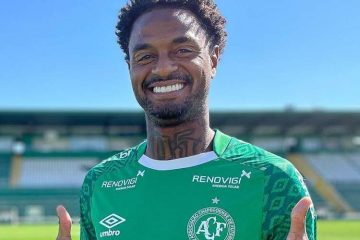 Chapecoense acerta com o volante Renê Júnior, ex-Corinthians e Santos